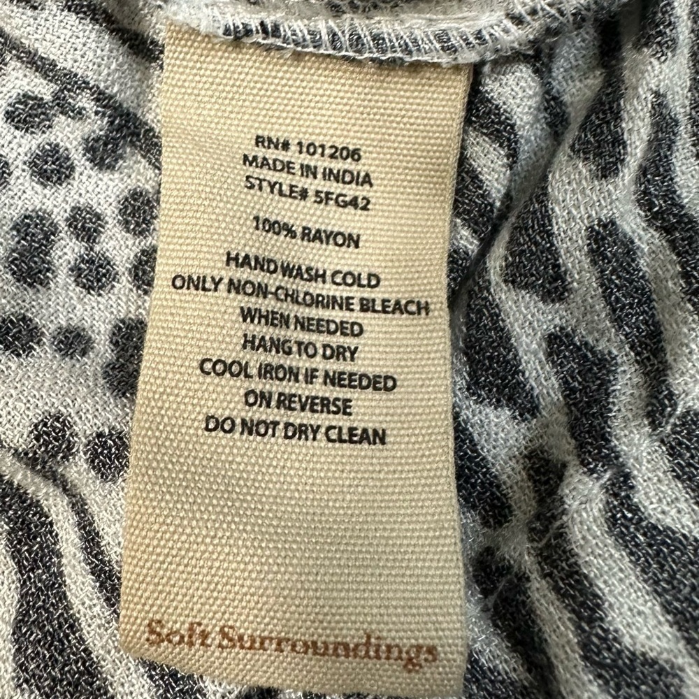 Soft Surroundings Raven Shift Black and White Dress  3/4 Sleeve Ikat Print Rayon - Picture 13 of 14